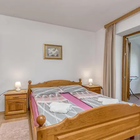 Lucijan 公寓 波雷奇